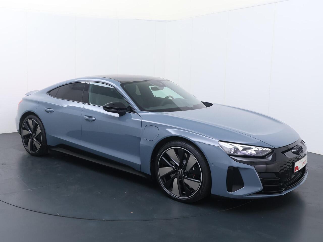 Audi e-tron GT RS 93 kWh | 598 PK | Panoramadak | Top view 360° camera | 21" LM velgen | Luchtvering | Voorstoelen verwarmd | Sportstoelen |