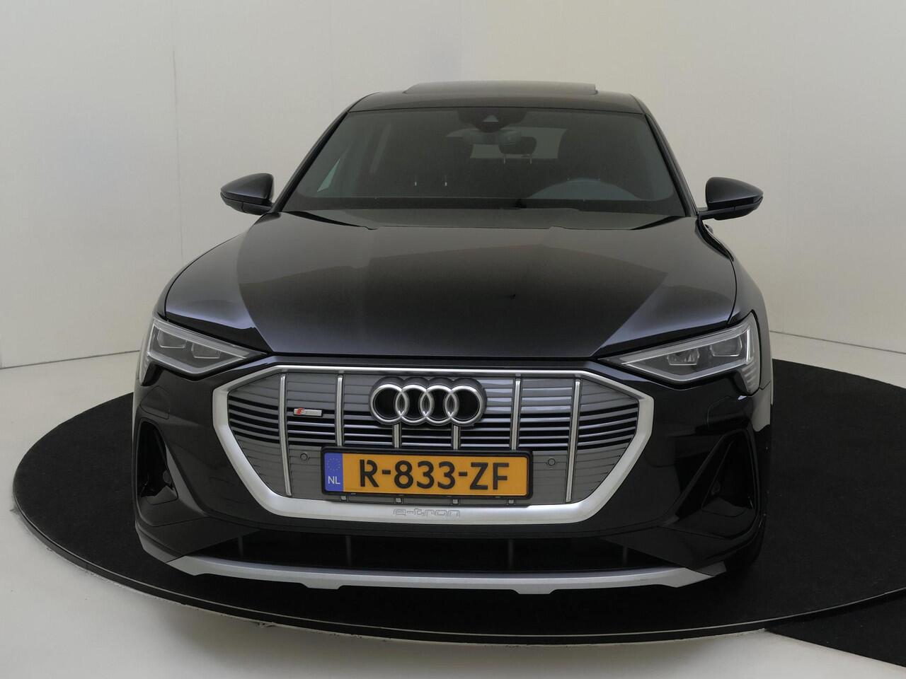 Audi e-tron Sportback 55 quattro S edition 95 kWh | Panoramadak | Bang & Olufsen | Parkeerasisstent | Stoelverwarming | Sfeerverlichting | Adaptieve cruise control | Elektrisch verstelbare voorstoelen |