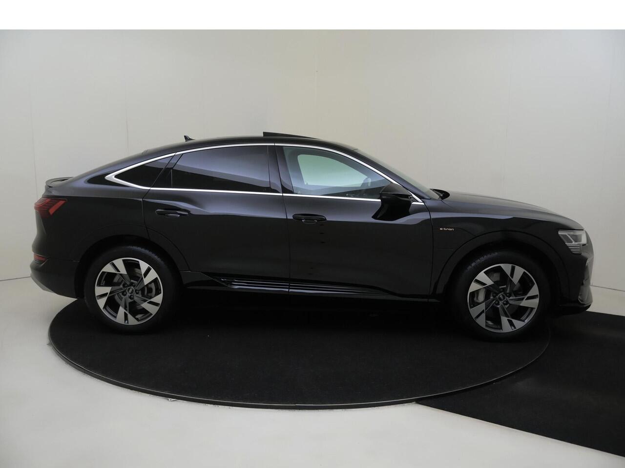 Audi e-tron Sportback 55 quattro S edition 95 kWh | Panoramadak | Bang & Olufsen | Parkeerasisstent | Stoelverwarming | Sfeerverlichting | Adaptieve cruise control | Elektrisch verstelbare voorstoelen |