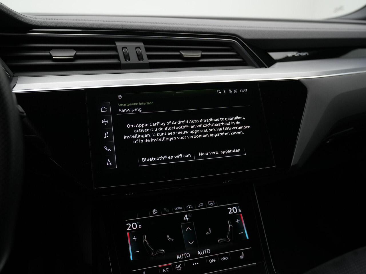 Audi e-tron 55 quattro S-Line 95 kWh 408 pk | Panoramadak | Geheugenstoel | Leder/alcantara | Achteruitrijcamera