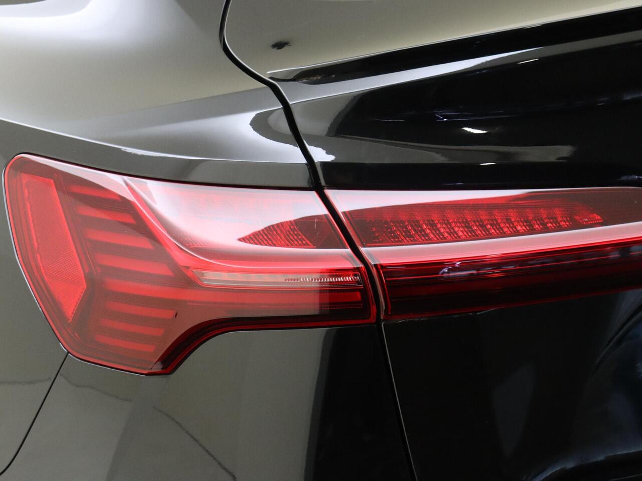 Audi e-tron Sportback S quattro 95 kWh | SoH 100% | Panoramadak | 360 camera | Bang & Olufsen | Luchtvering | Keyless | Lederen bekleding 'Valcona' | Navigatie Plus | LED matrix verlichting | Adaptieve cruise control |