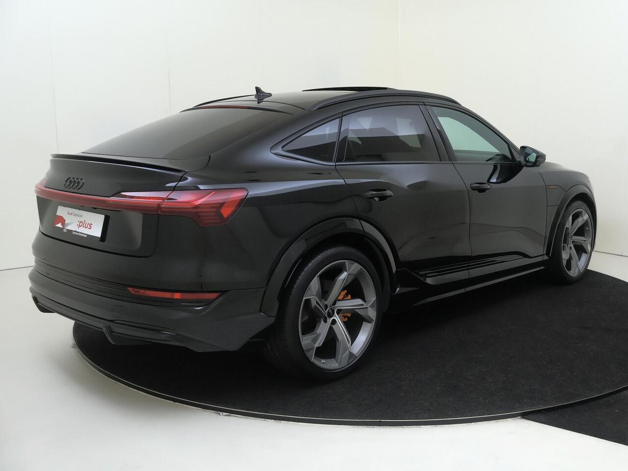 Audi e-tron Sportback S quattro 95 kWh | SoH 100% | Panoramadak | 360 camera | Bang & Olufsen | Luchtvering | Keyless | Lederen bekleding 'Valcona' | Navigatie Plus | LED matrix verlichting | Adaptieve cruise control |