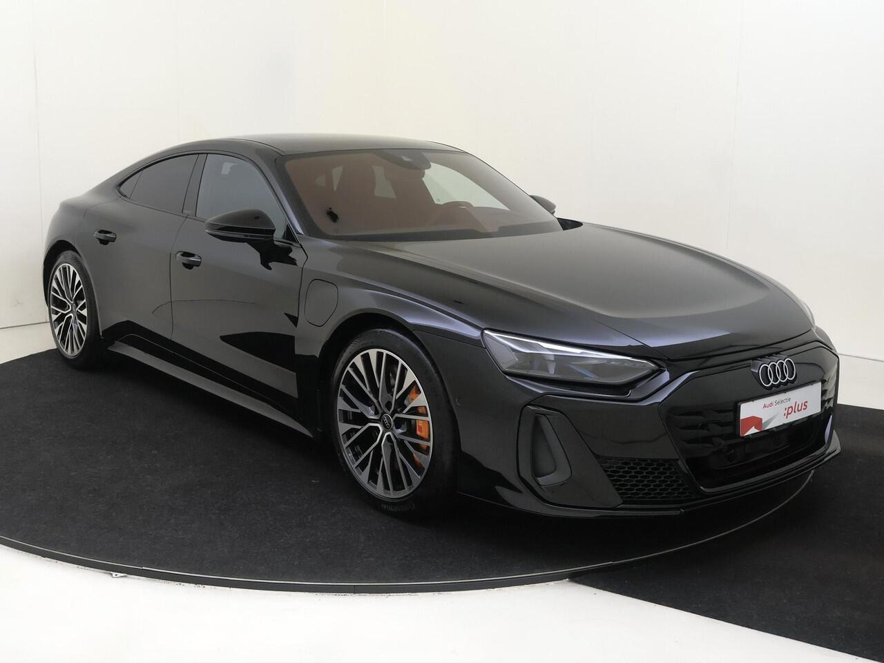 Audi e-tron GT S e-tron GT | Panoramadak | Carbid remsysteem | Luchtvering | Head-up display | Vierwielbesturing | Laser LED verlichting | Bang & Olufsen | 360 camera |