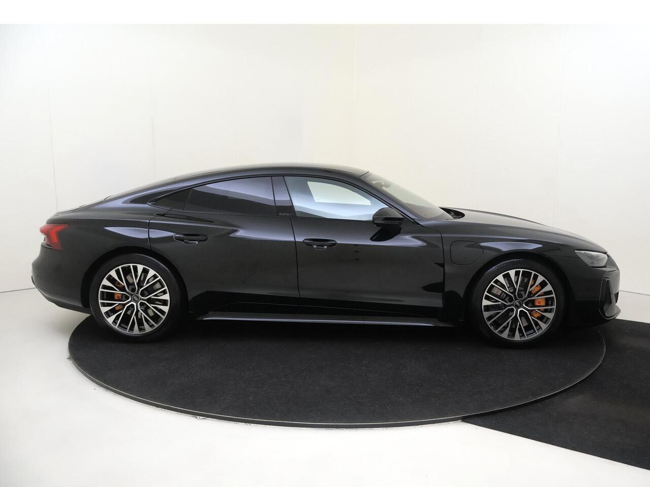 Audi e-tron GT S e-tron GT | Panoramadak | Carbid remsysteem | Luchtvering | Head-up display | Vierwielbesturing | Laser LED verlichting | Bang & Olufsen | 360 camera |