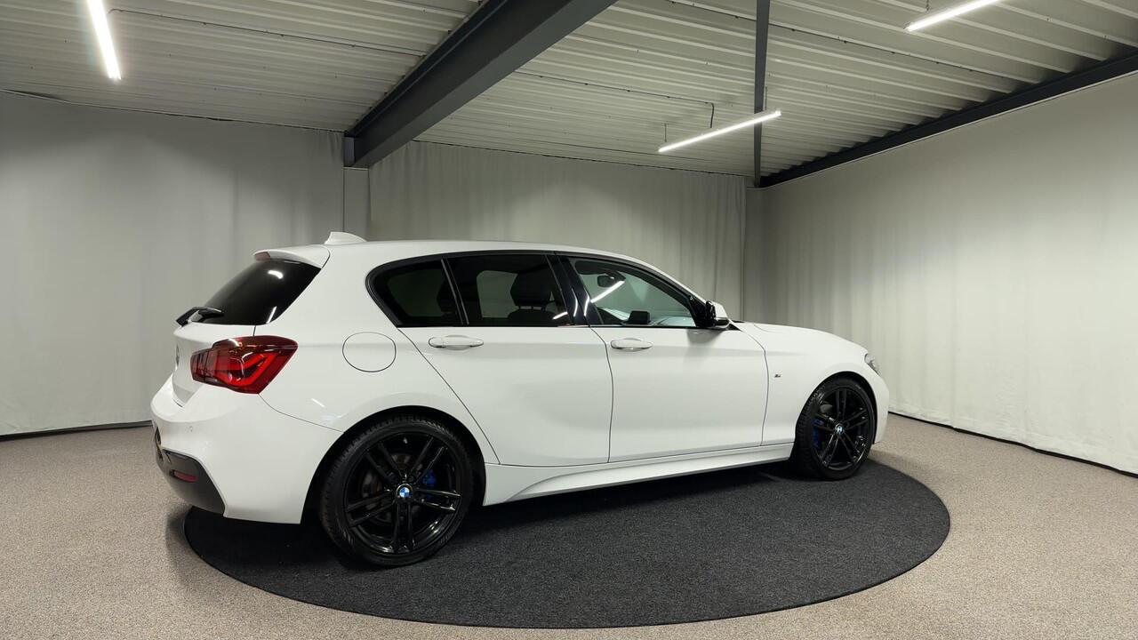 BMW 1-SERIE 118i Edition M Sport Shadow High Executive