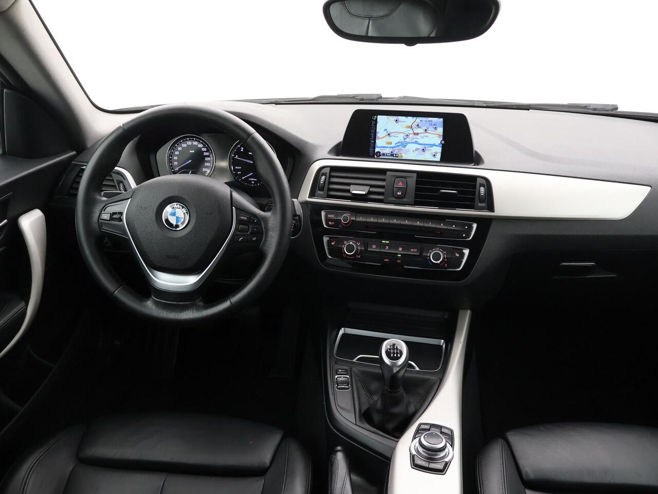 BMW 1-SERIE 118i 3-DEURS + LEDER | SPORTSTOELEN | STOELVERW. | 18 INCH
