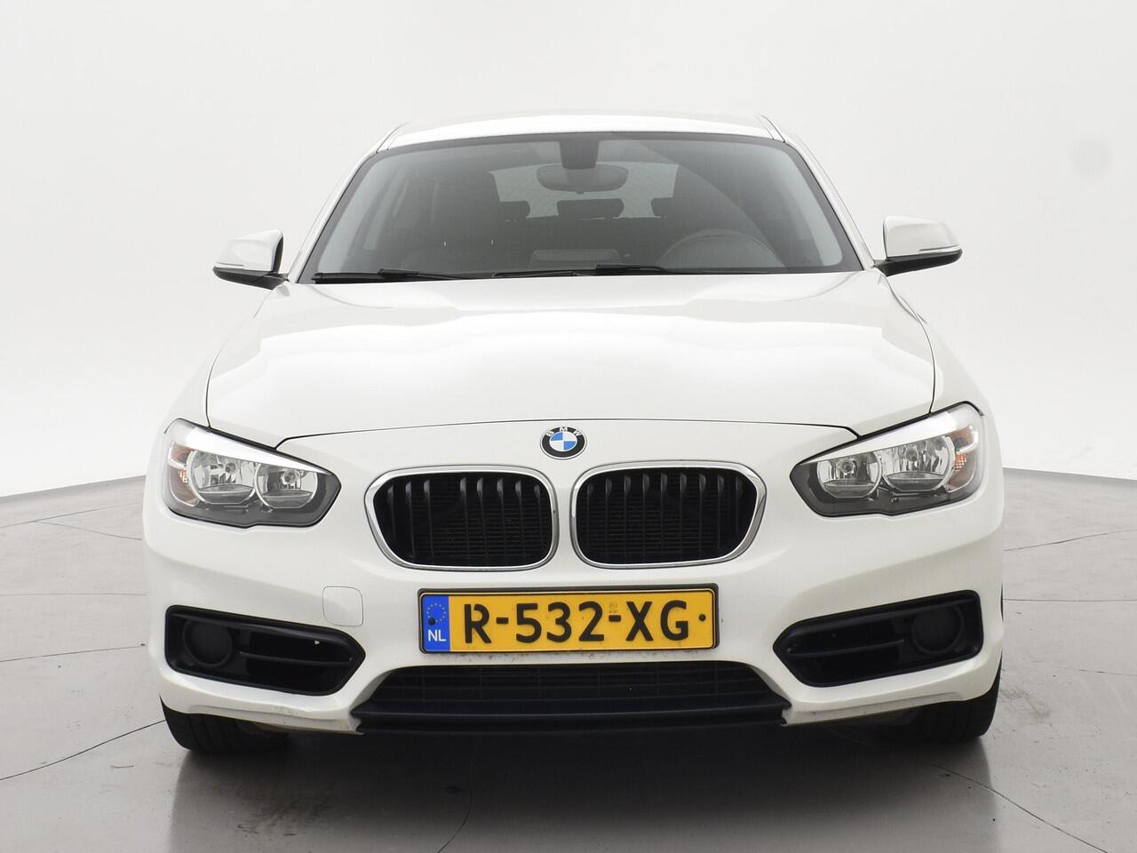 BMW 1-SERIE 118i 3-DEURS + LEDER | SPORTSTOELEN | STOELVERW. | 18 INCH