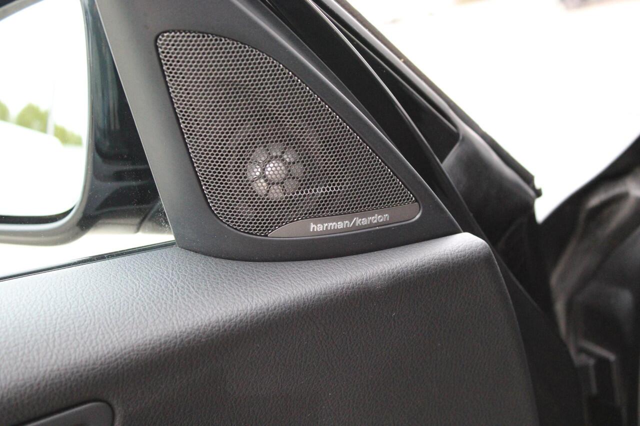 BMW 1-SERIE 118i M Sport Schuifdak | Camera | Driving Assistant Professional | Harman Kardon | LED | PDC | Comfort Access | ACC