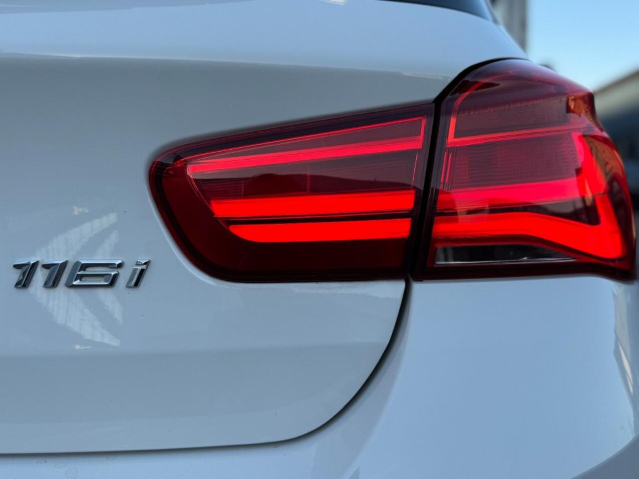 BMW 1-SERIE 116i Executive Msport I Leer I Navigatie I Xenon I Climate contr.