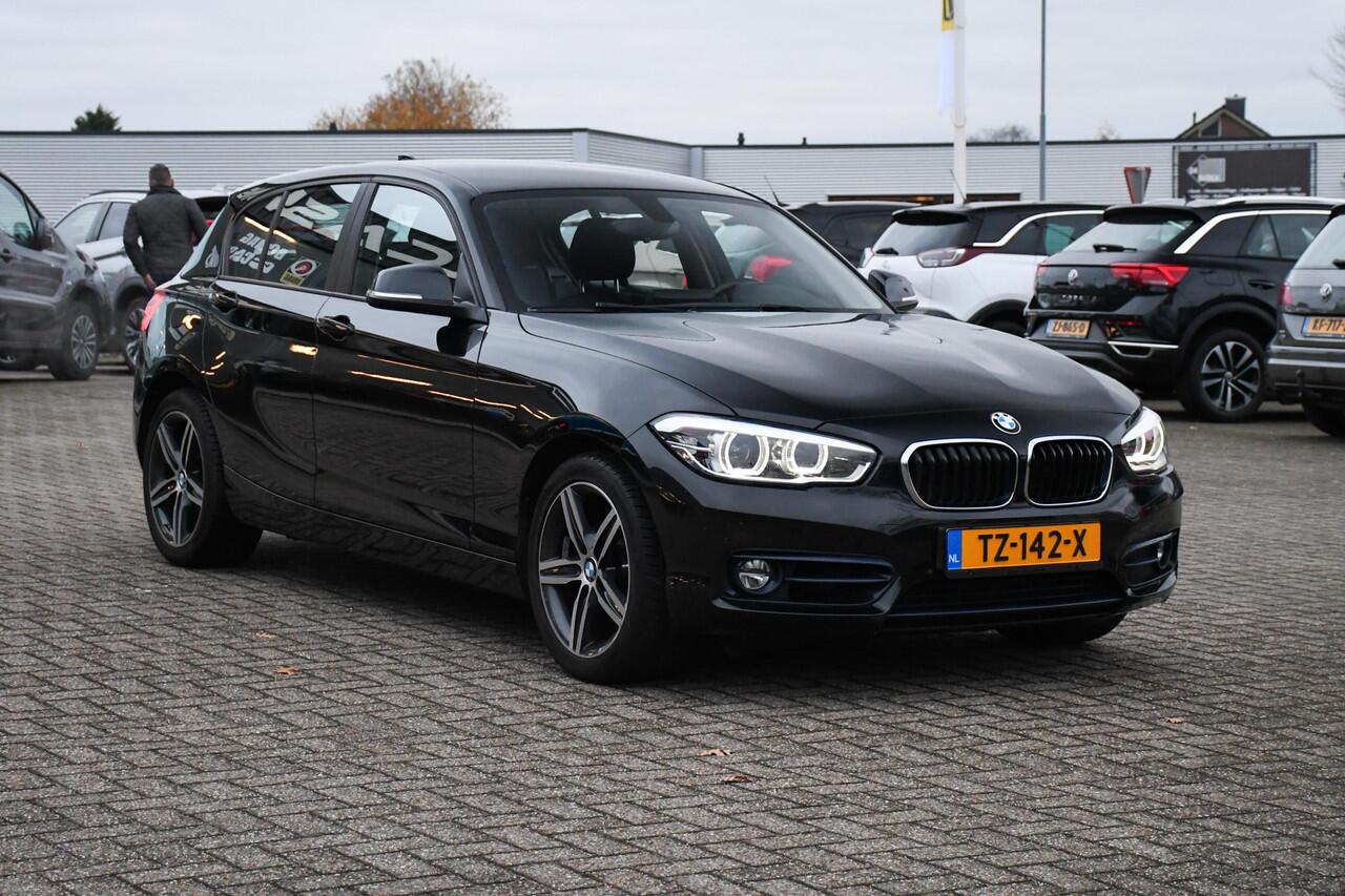 BMW 1-SERIE 118i Corporate Lease Executive NAVIGATIE/ DAB/ LED