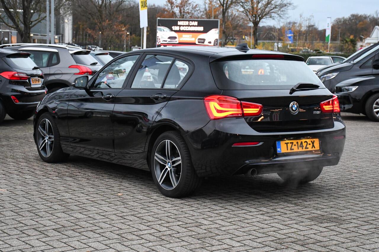 BMW 1-SERIE 118i Corporate Lease Executive NAVIGATIE/ DAB/ LED