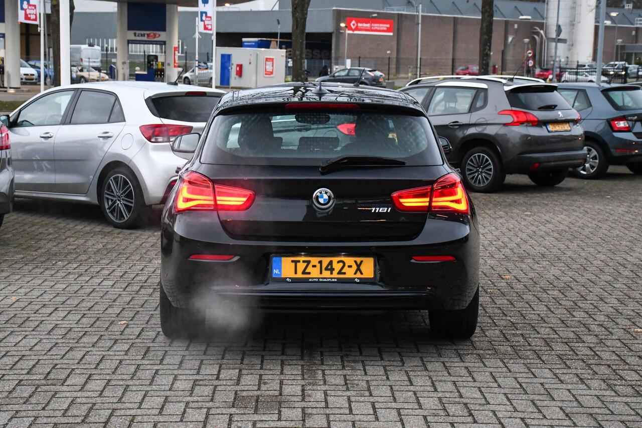 BMW 1-SERIE 118i Corporate Lease Executive NAVIGATIE/ DAB/ LED