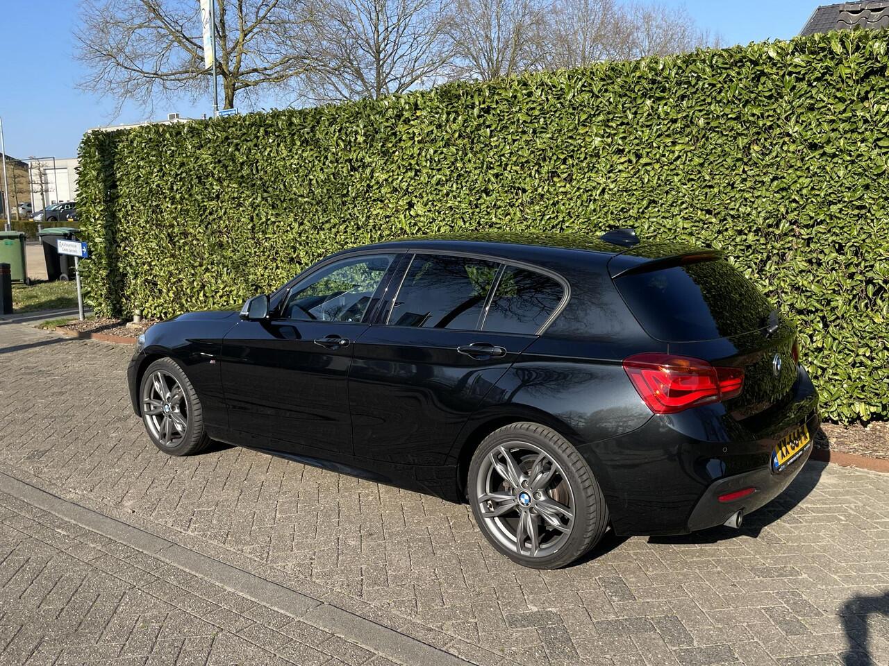 BMW 1-SERIE 116i High Executive NAVI, M PAKKET, TREKHAAK, 18" LM