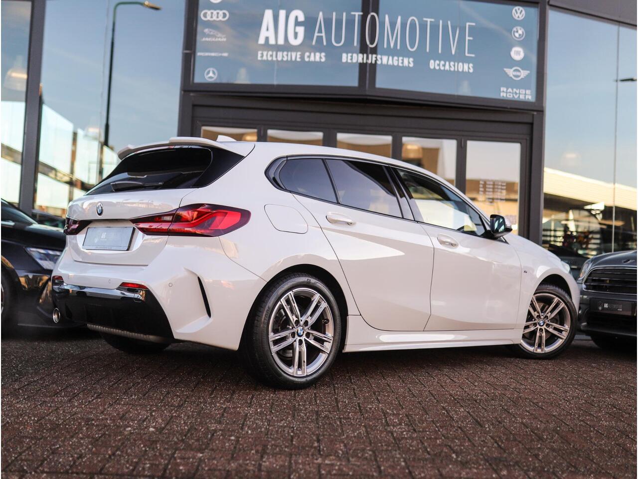 BMW 1-SERIE 118i High Executive | M-Sport | PDC | LED | Cruise Control