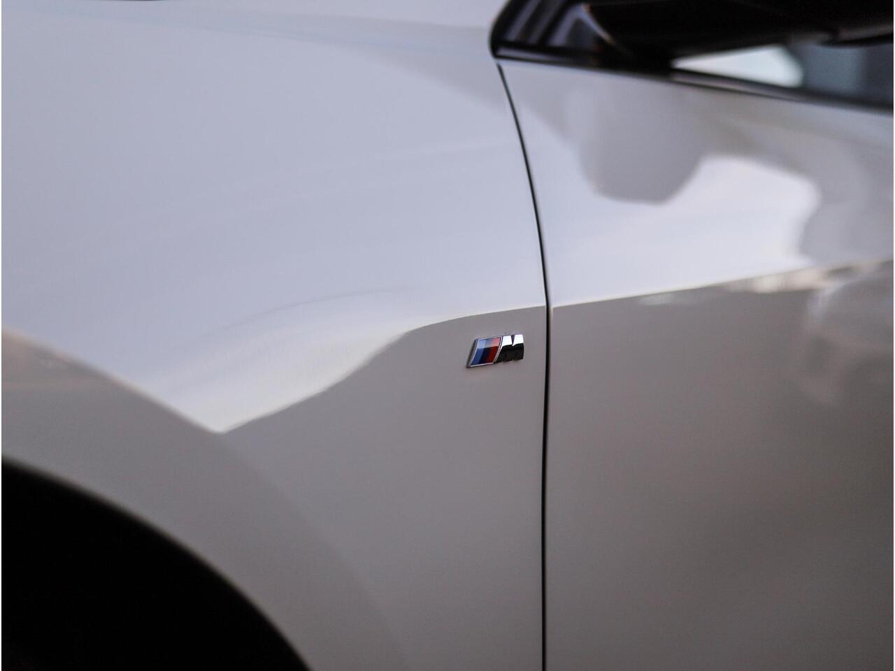 BMW 1-SERIE 118i High Executive | M-Sport | PDC | LED | Cruise Control