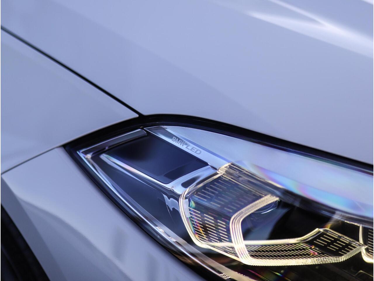 BMW 1-SERIE 118i High Executive | M-Sport | PDC | LED | Cruise Control