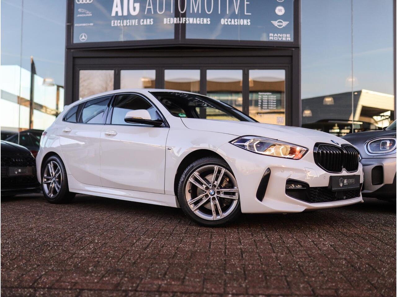 BMW 1-SERIE 118i High Executive | M-Sport | PDC | LED | Cruise Control