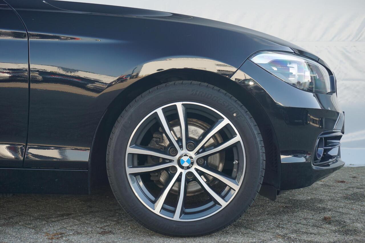 BMW 1-SERIE 116i | Sportstoelen voor / Electronic climate control / Cruise Control / Parkeersensoren achter