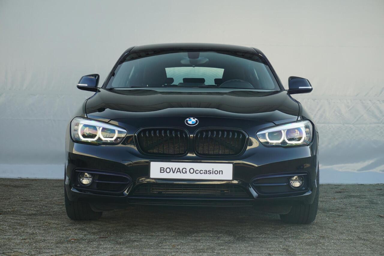 BMW 1-SERIE 116i | Sportstoelen voor / Electronic climate control / Cruise Control / Parkeersensoren achter