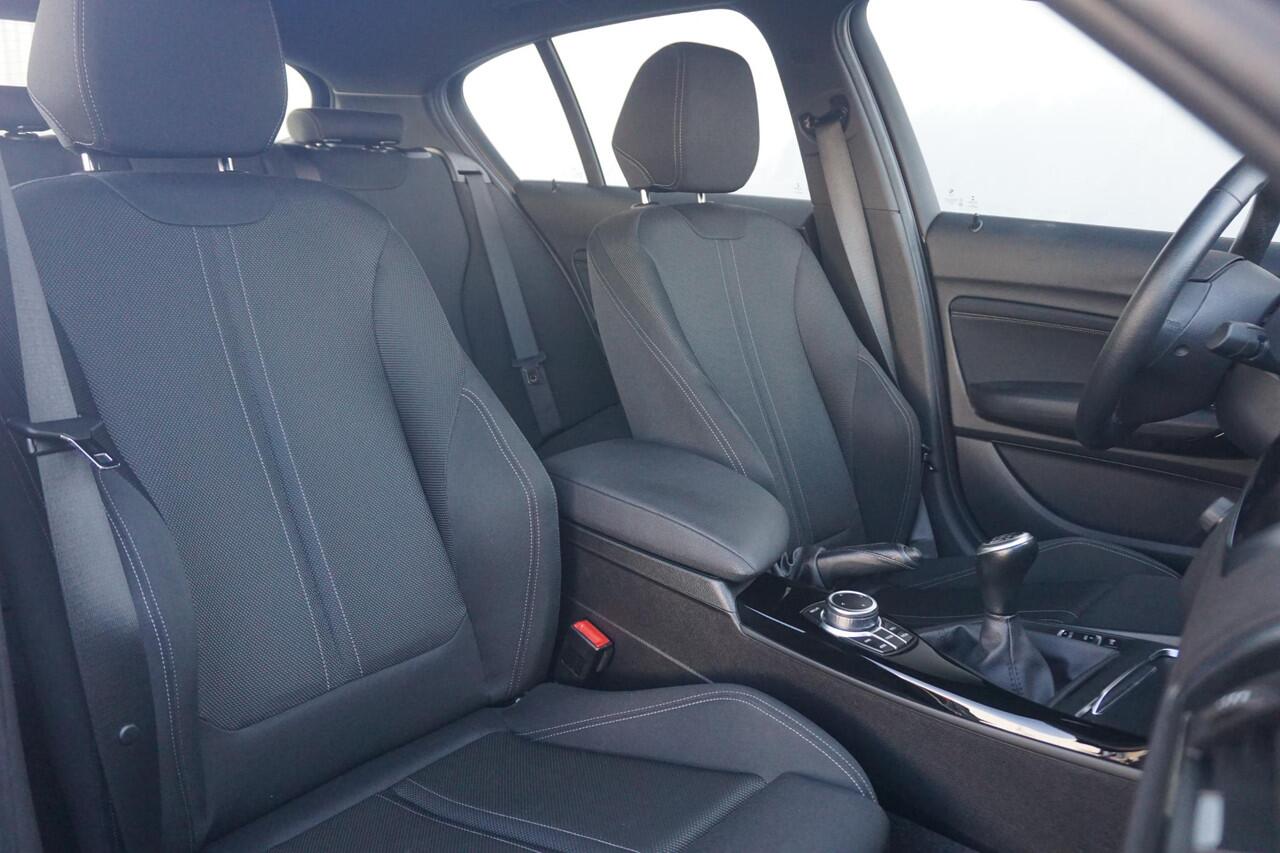 BMW 1-SERIE 116i | Sportstoelen voor / Electronic climate control / Cruise Control / Parkeersensoren achter