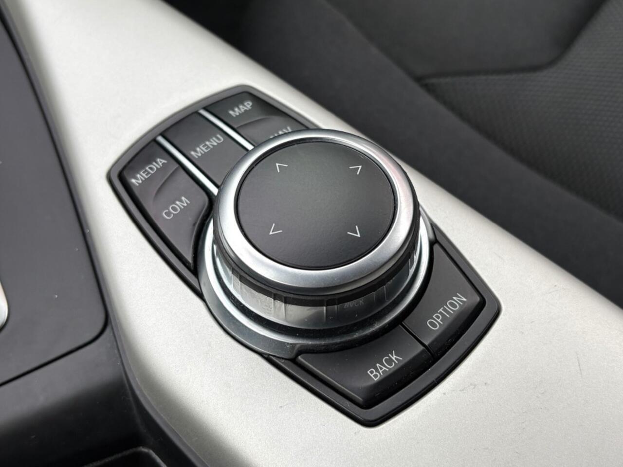 BMW 1-SERIE 118I EXECUTIVE AUT. NAVI AIRCO CRUISE STOELVERW