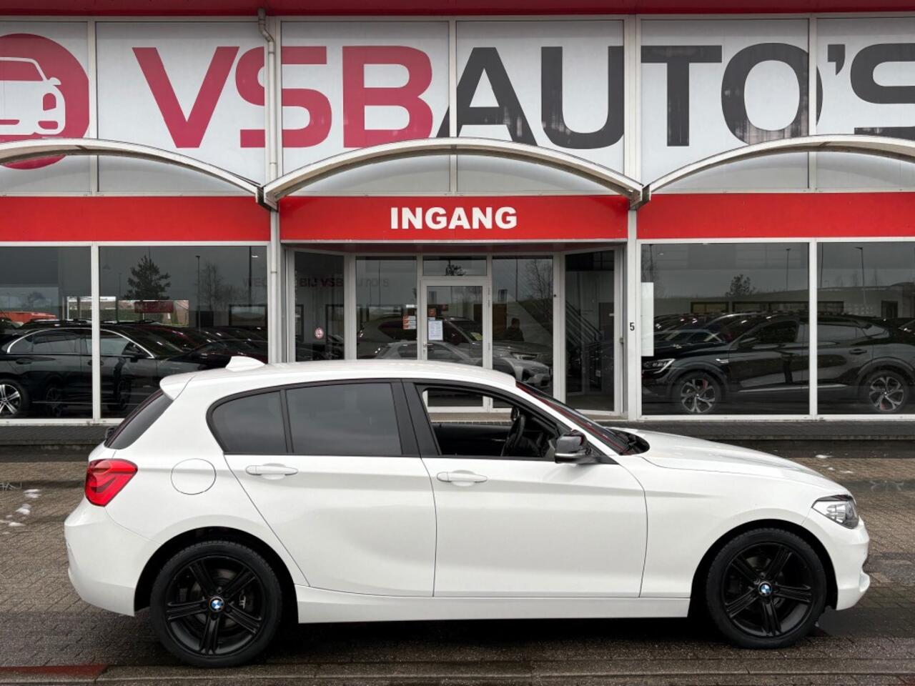 BMW 1-SERIE 118I EXECUTIVE AUT. NAVI AIRCO CRUISE STOELVERW