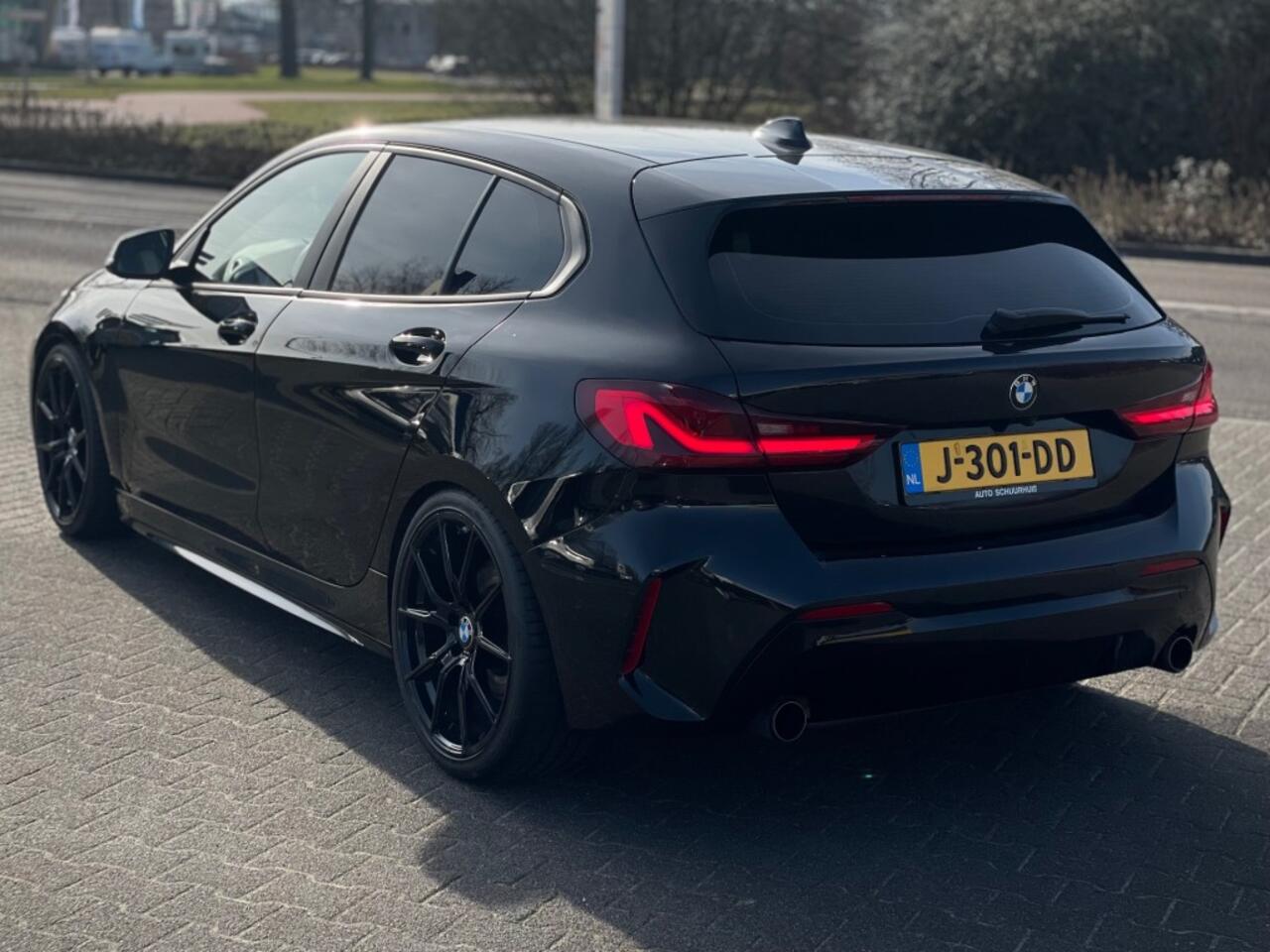 BMW 1-SERIE 118I M PAKKET PDC V/A CAMERA 19 INCH SPORTWIELEN