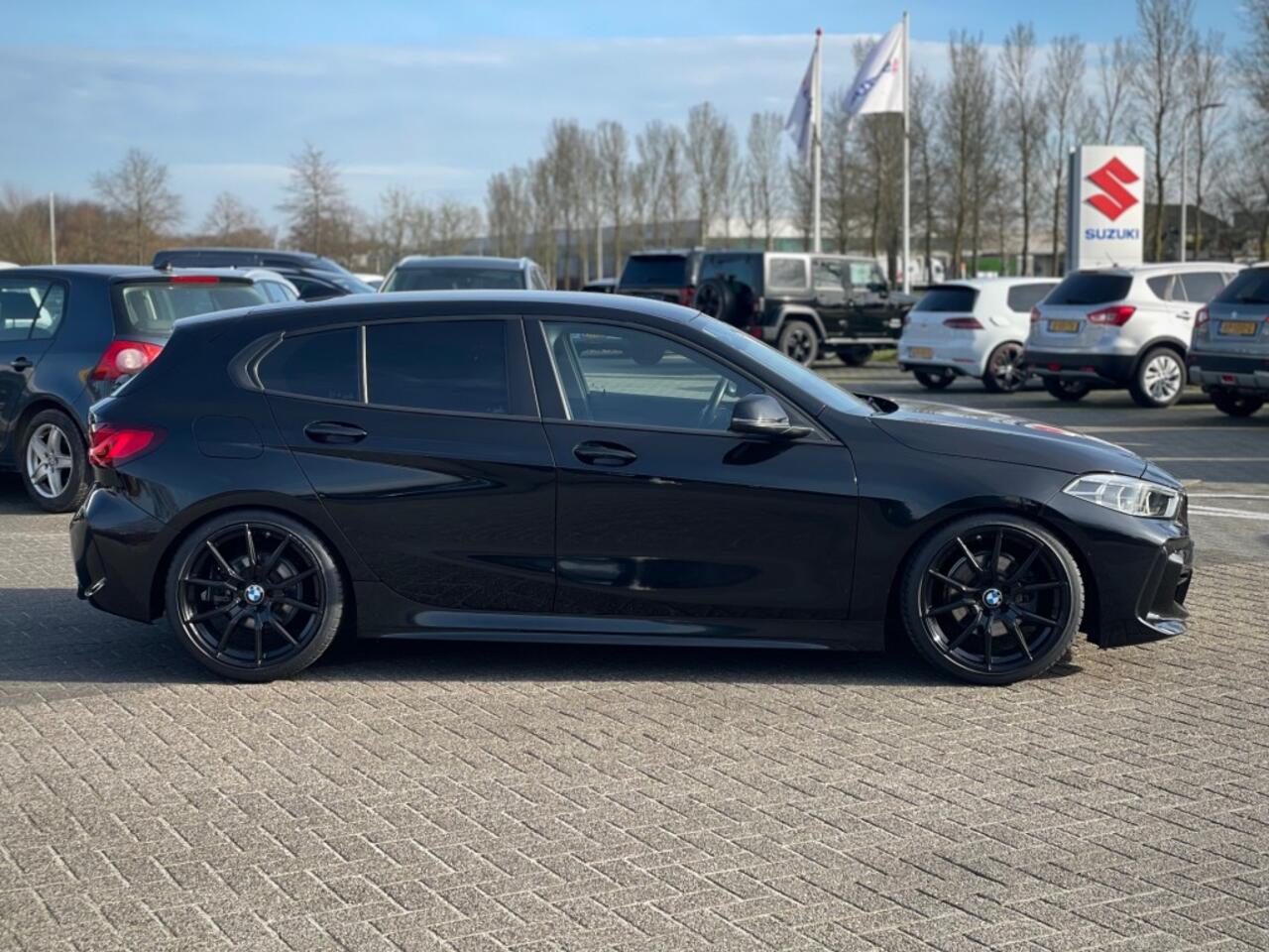 BMW 1-SERIE 118I M PAKKET PDC V/A CAMERA 19 INCH SPORTWIELEN