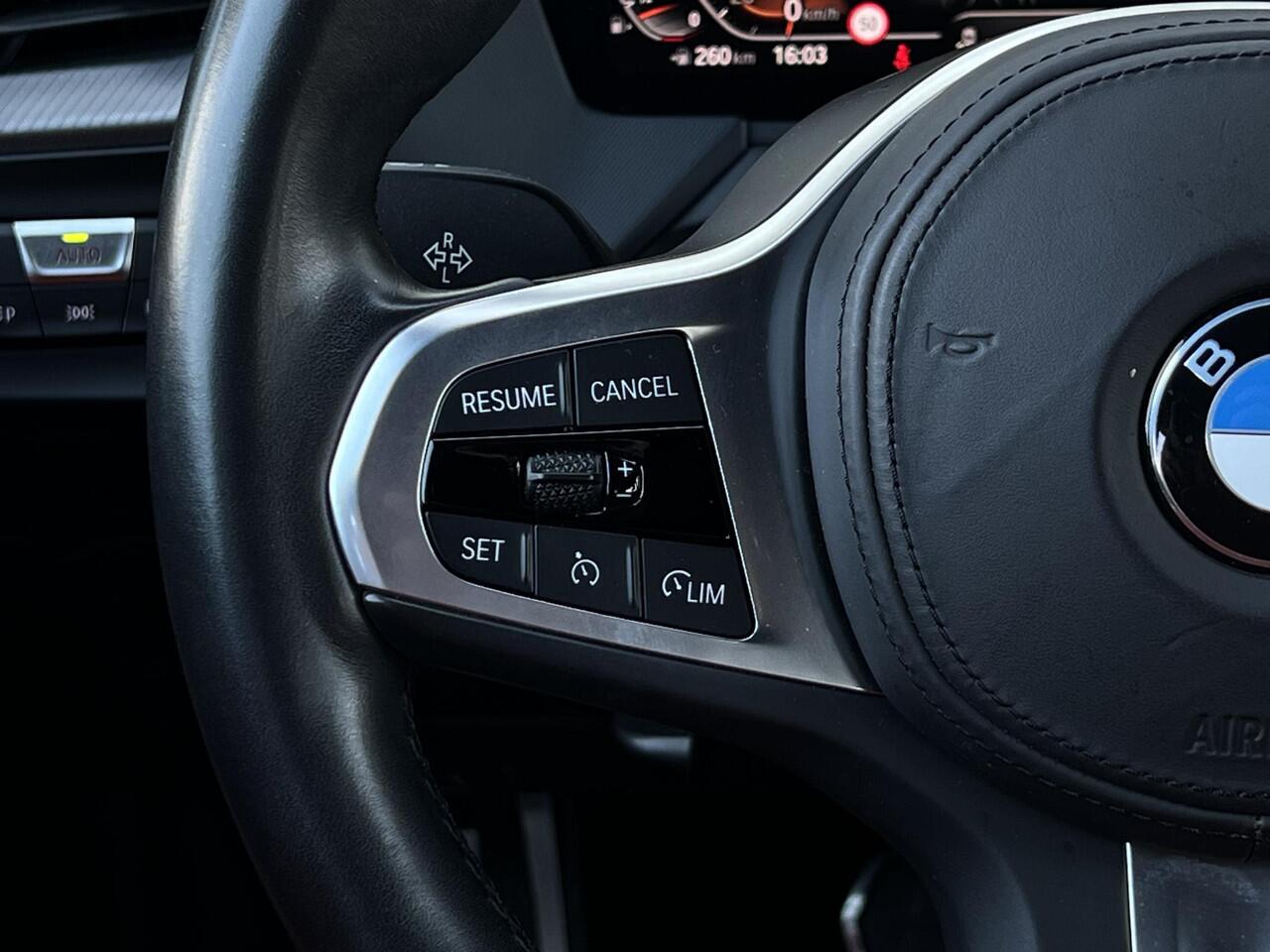 BMW 1-SERIE 118i High Executive Edition | M-Sportpakket | HiFi Sound | 18inch | Stoelverwarming