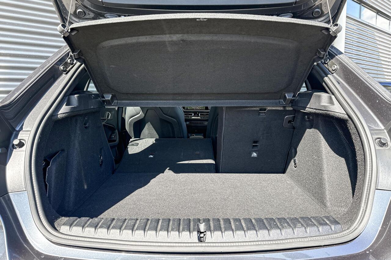 BMW 1-SERIE 118i High Executive / M Sport / Glazen panoramadak