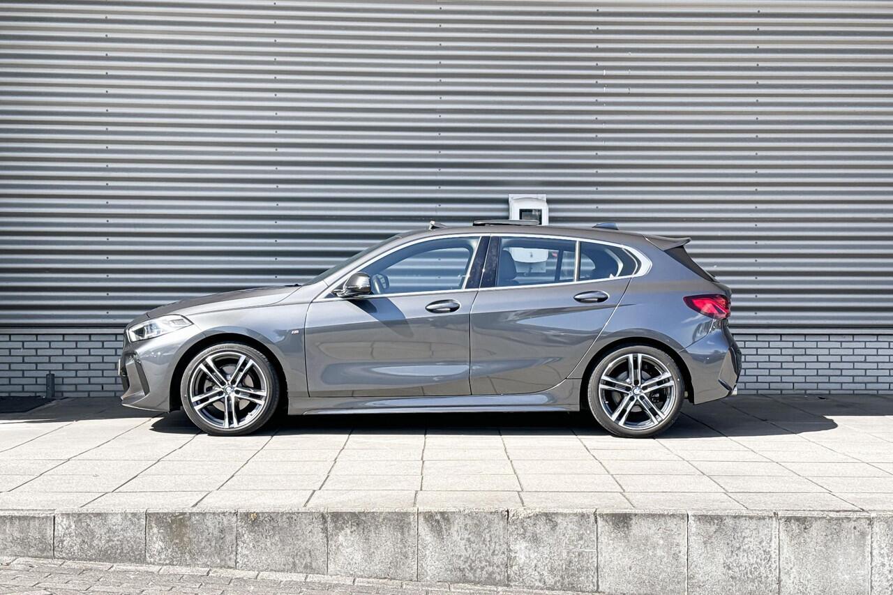 BMW 1-SERIE 118i High Executive / M Sport / Glazen panoramadak