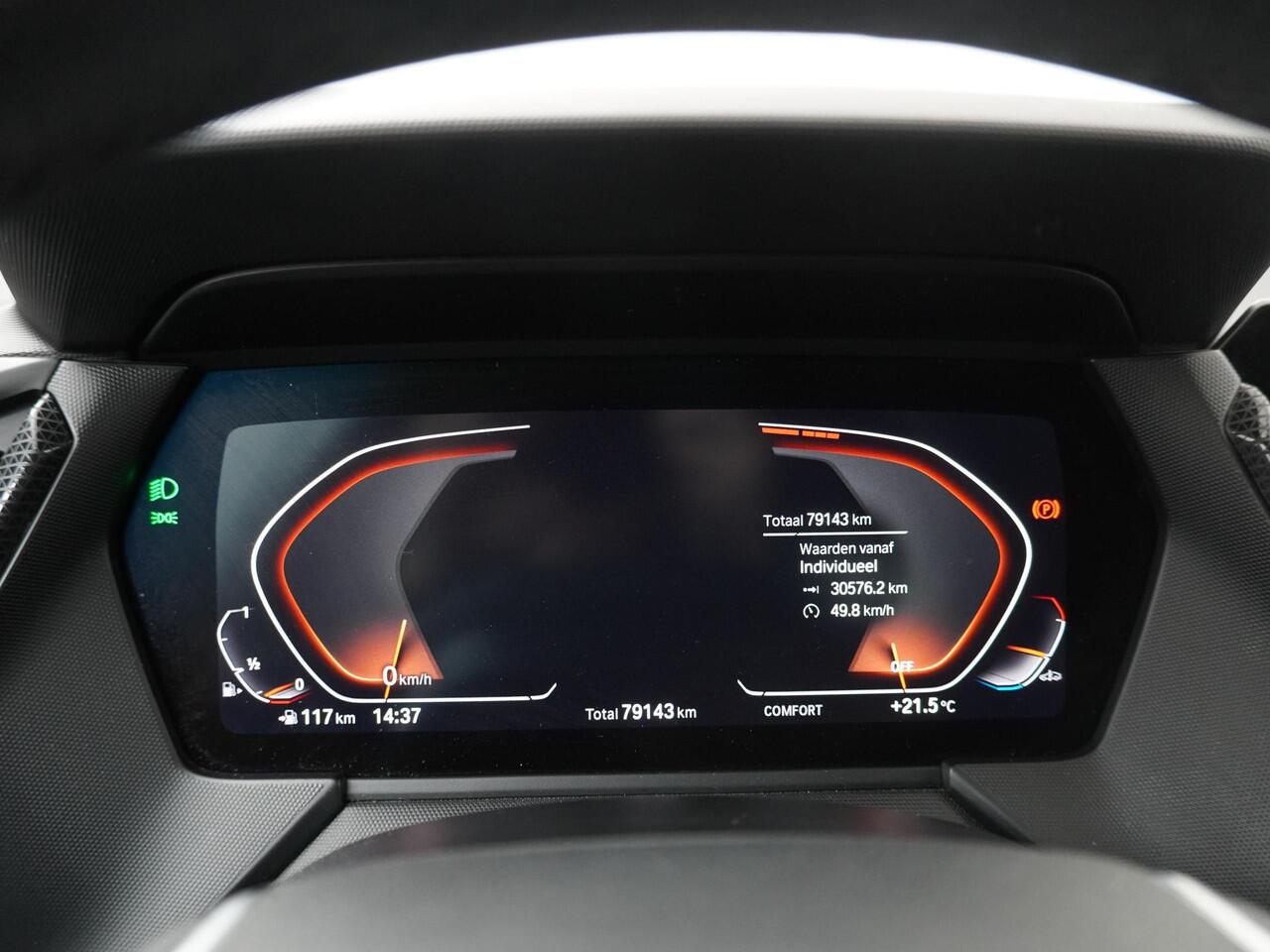 BMW 1-SERIE 118i High Executive Edition | Stoelverwarming | Cruise Control | NAVI |