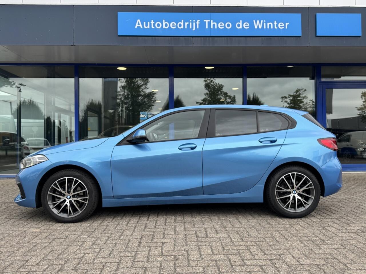 BMW 1-SERIE 118i High Executive| Clima, Cruise, Carplay, Stoelverwarming,