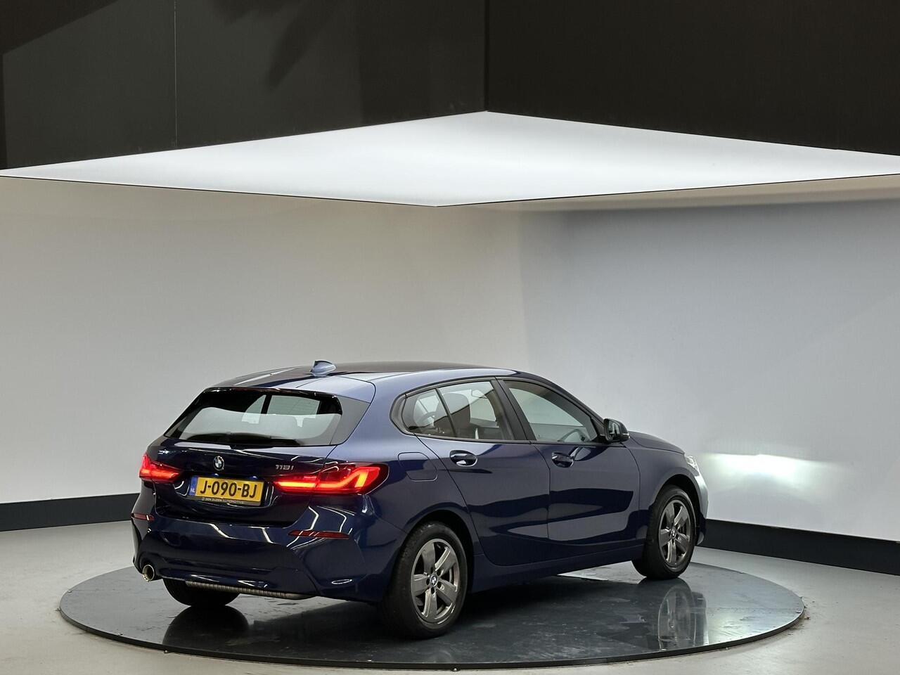 BMW 1-SERIE 118i Executive Edition Automaat| LM velgen | NL Auto