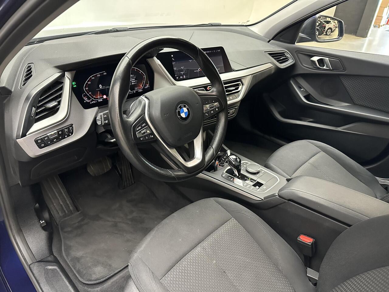 BMW 1-SERIE 118i Executive Edition Automaat| LM velgen | NL Auto