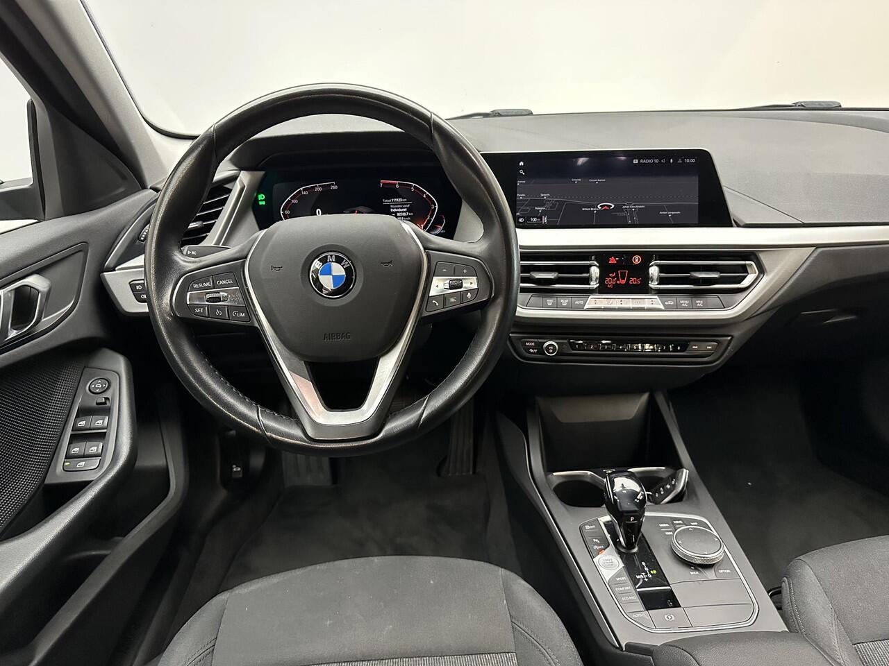 BMW 1-SERIE 118i Executive Edition Automaat| LM velgen | NL Auto