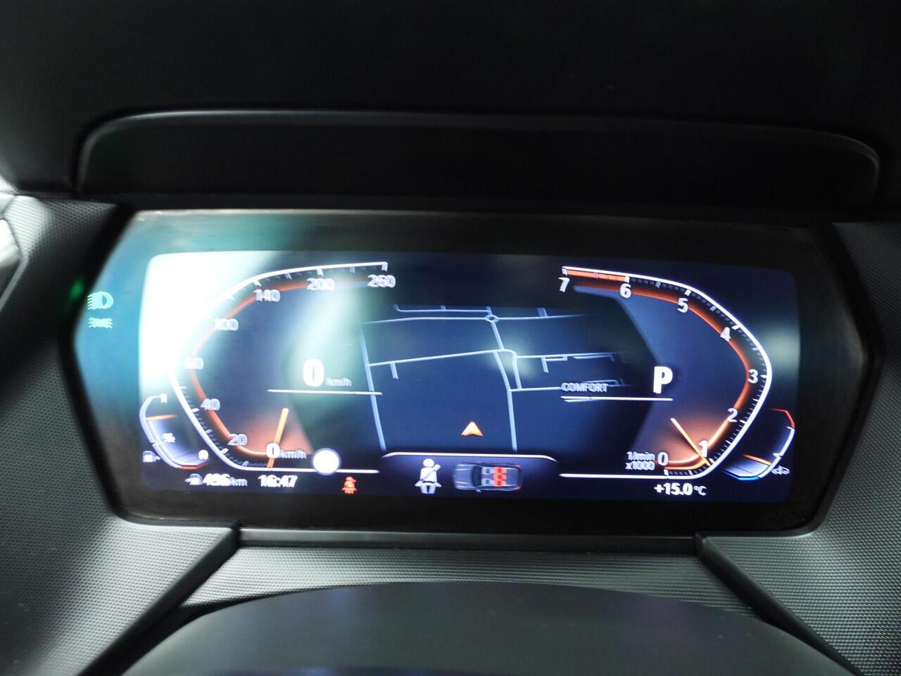 BMW 1-SERIE 118i | M-Sportpakket | LED | Leder | Navigatie | Sportstoelen | Stoelverwarming | Chrome line | DAB | Alu 18 inch