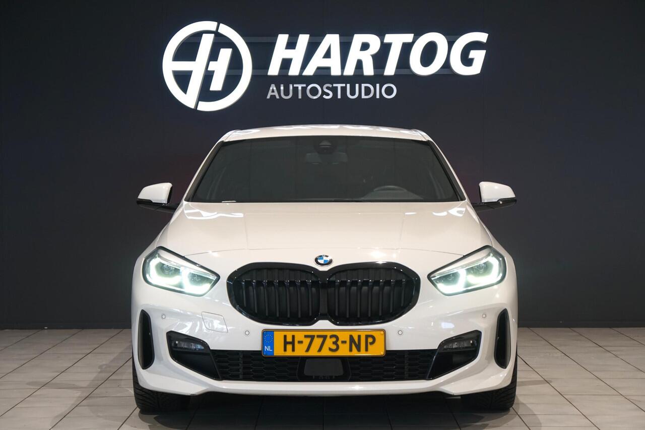 BMW 1-SERIE 118i M-Sport Plus + KUIPSTOELEN / CAMERA / SFEERVERLICHTING
