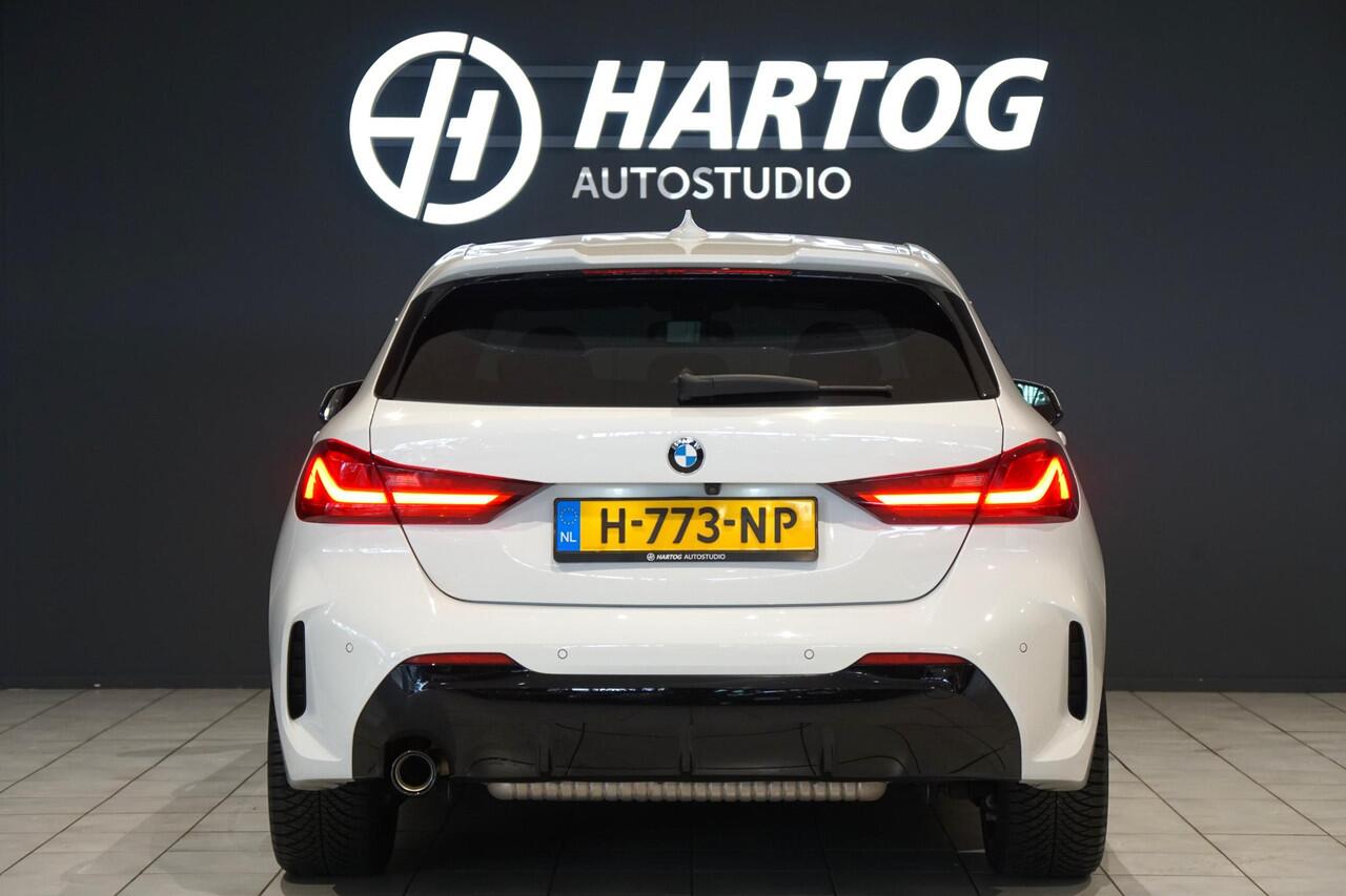 BMW 1-SERIE 118i M-Sport Plus + KUIPSTOELEN / CAMERA / SFEERVERLICHTING