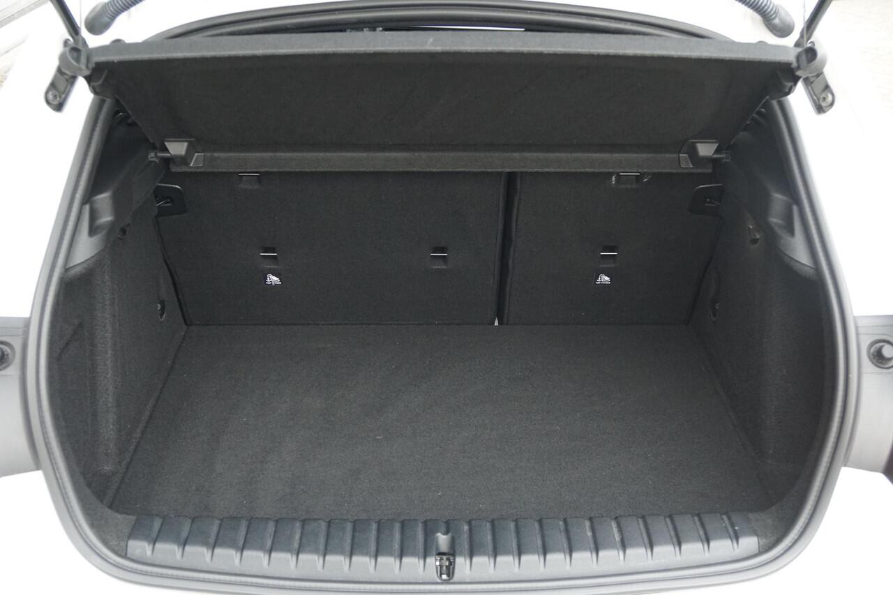 BMW 1-SERIE 118i M-Sport Plus + KUIPSTOELEN / CAMERA / SFEERVERLICHTING