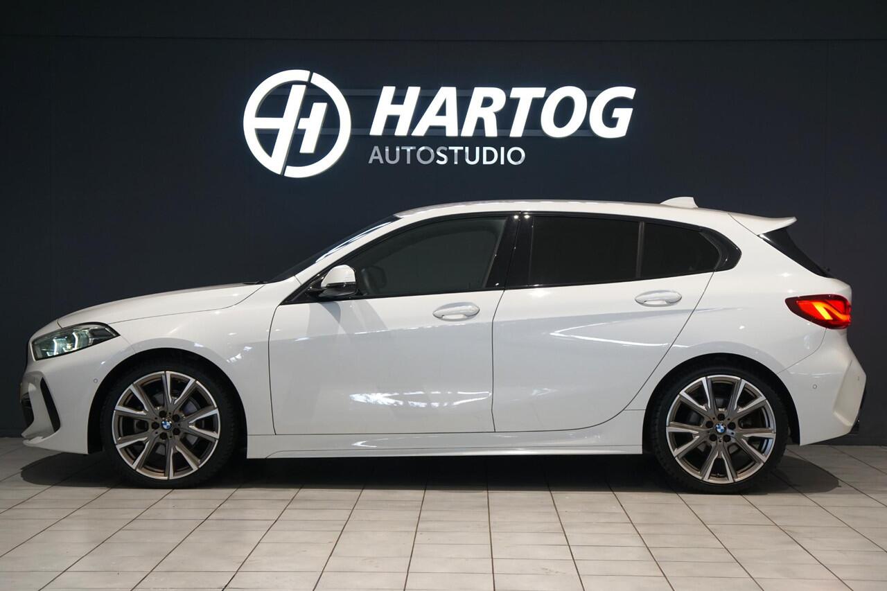 BMW 1-SERIE 118i M-Sport Plus + KUIPSTOELEN / CAMERA / SFEERVERLICHTING