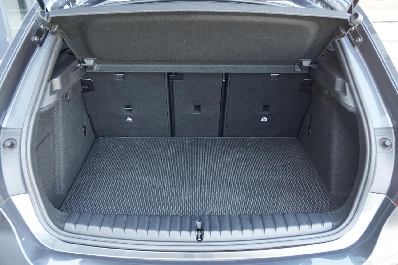 BMW 1-SERIE 118i Executive Edition + HARMAN KARDON / CAMERA / STOELVERWARMING