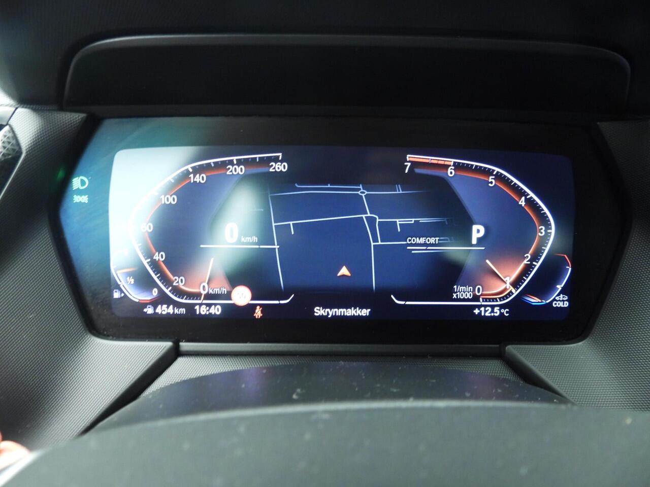 BMW 1-SERIE 5-deurs 118i | LED | Navigatie | Sportstoelen | Stoelverwarming | Clima | PDC | DAB | Alu 17 inch