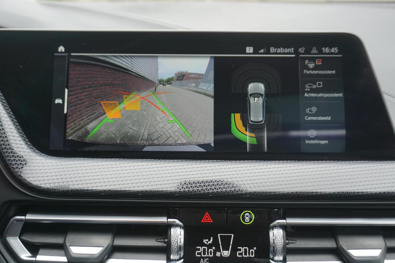 BMW 1-SERIE 118i 140PK Sport-line/Panodak/Camera/ParkingPack/ Dealeronderhouden.