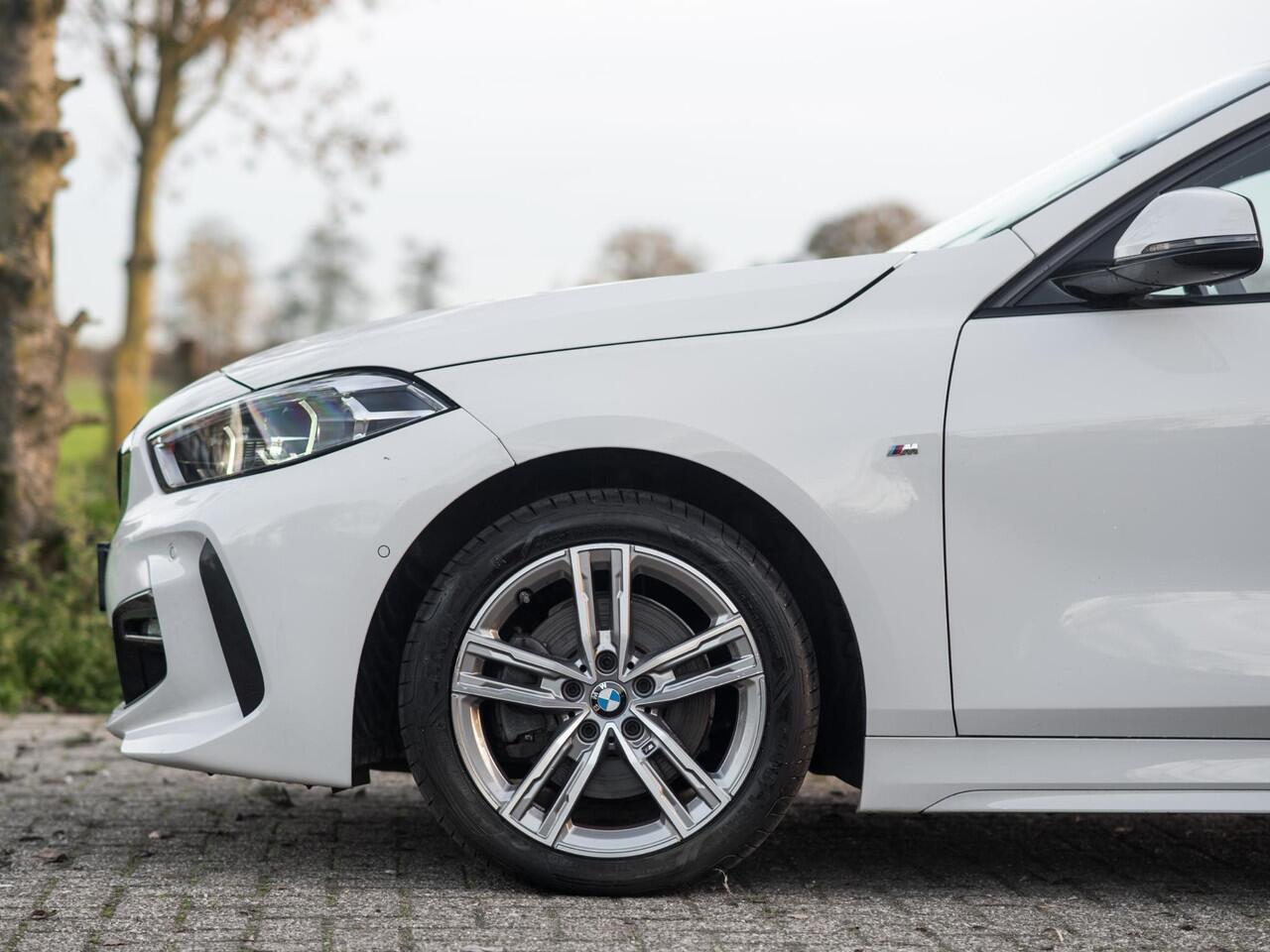 BMW 1-SERIE 118i High Executive M-Pakket Stoelv Cam Cruise