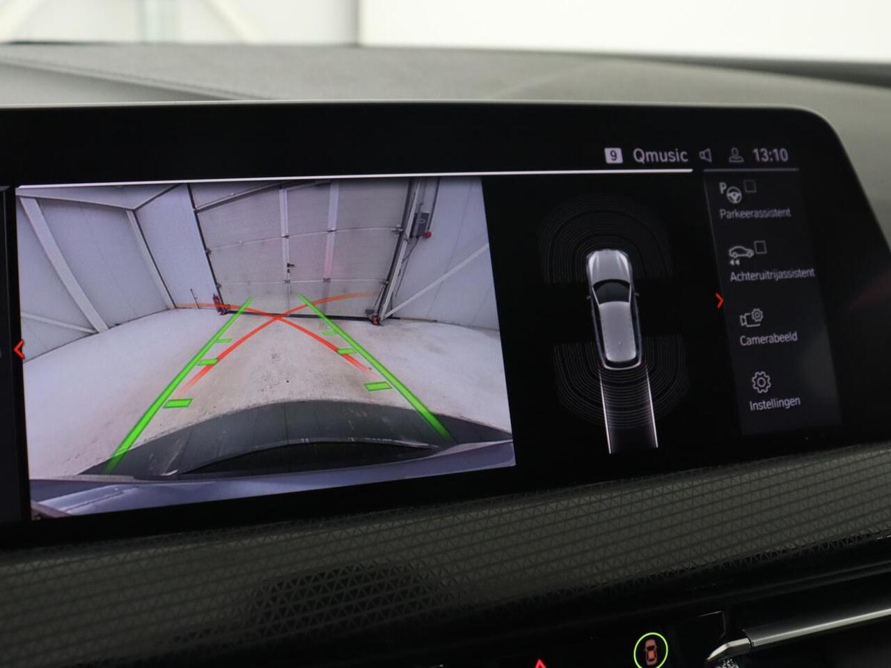 BMW 1-SERIE 118i Executive | Sport Line | Camera | Carplay | Sportstoelen | Live Cockpit | Navigatie | Full LED | Climate control | Sfeerverlichting | Cruise control | Park Assist | Bluetooth | Getint glas