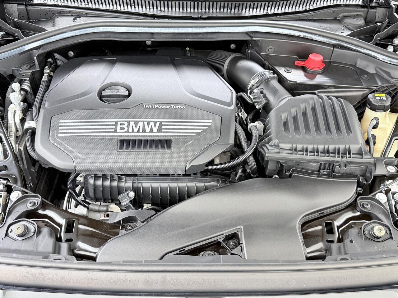 BMW 1-SERIE 118i High Executive Edition M-Sport | Panorama Dak | Navigatie |