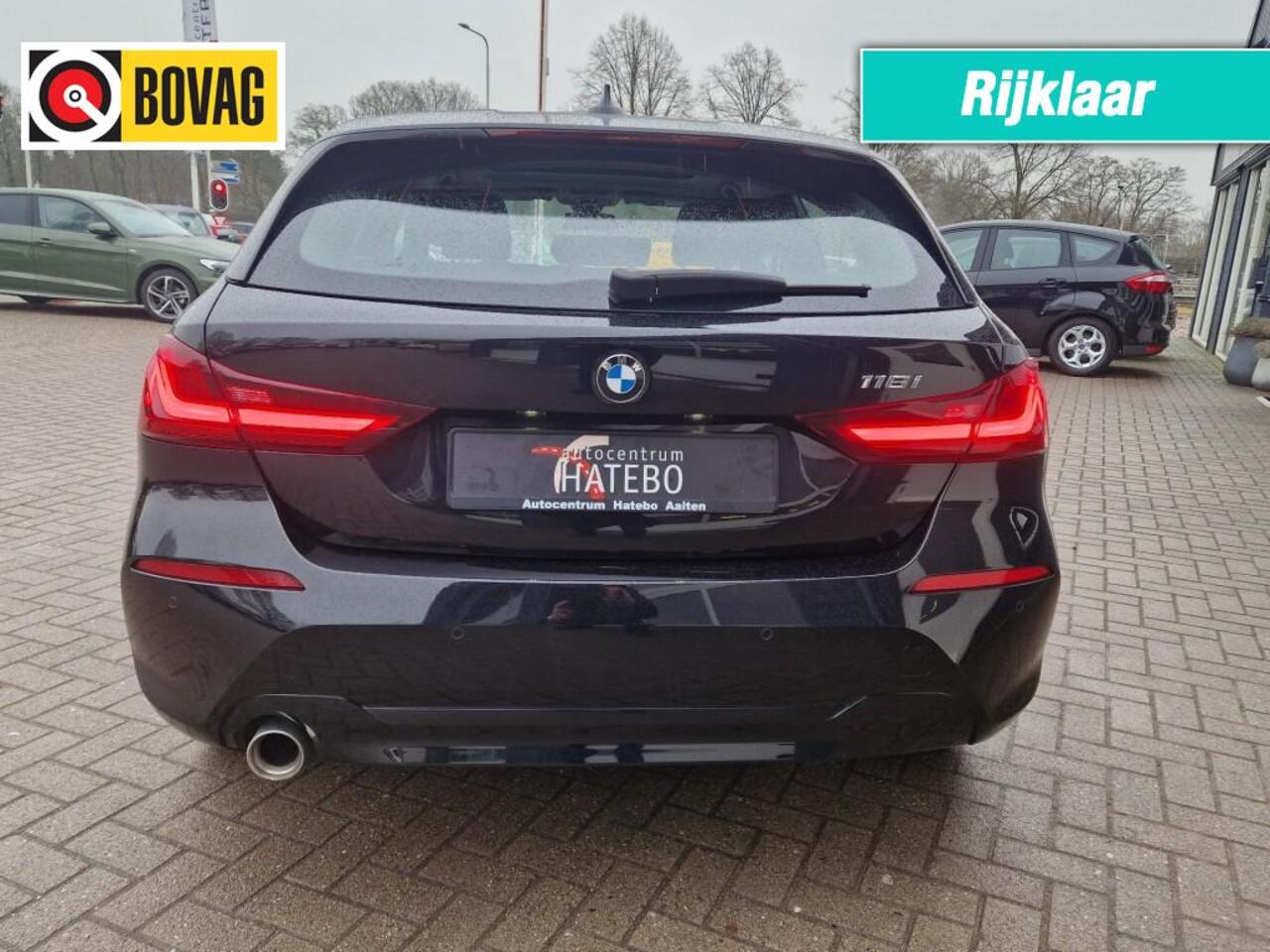 BMW 1-SERIE 118I High Executive Leder Navi Panorama Climate Cruise LM17 Mooi!