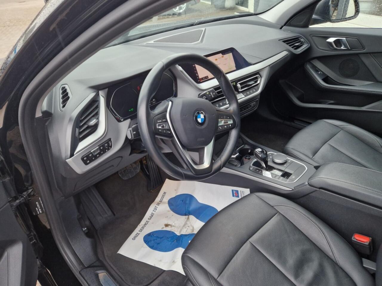 BMW 1-SERIE 118I High Executive Leder Navi Panorama Climate Cruise LM17 Mooi!