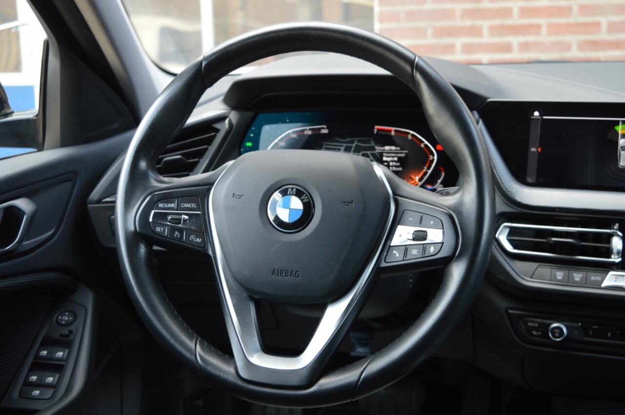 BMW 1-SERIE 118i Executive | AUT - VRT.DASH - BLACKLINE